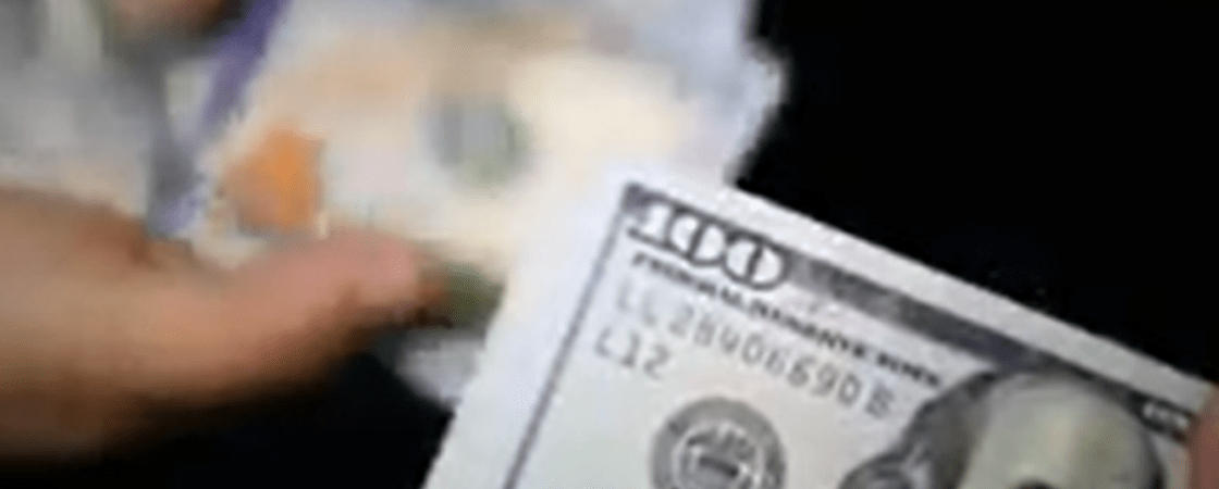**Alt Image Text:** Payday loans in St. Louis, Missouri, with information about costs, requirements, and short-term borrowing options.