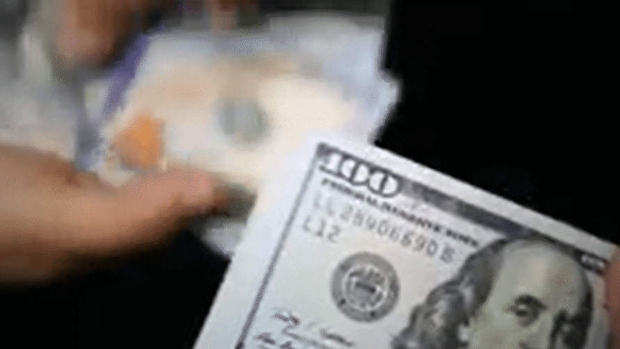 **Alt Image Text:** Payday loans in St. Louis, Missouri, with information about costs, requirements, and short-term borrowing options.